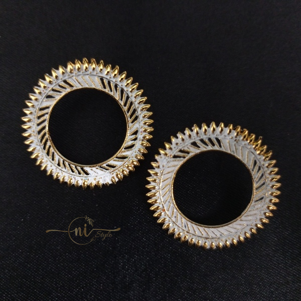 Hollow Round Studs White