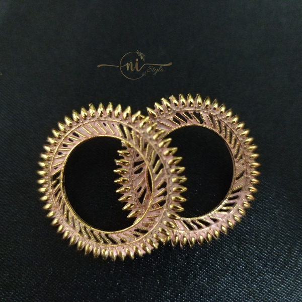 Hollow Round Studs Pink