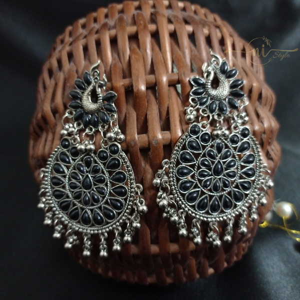 Peacock Oxidised Dangler Black