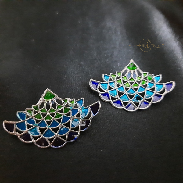 Waves Ombre Studs