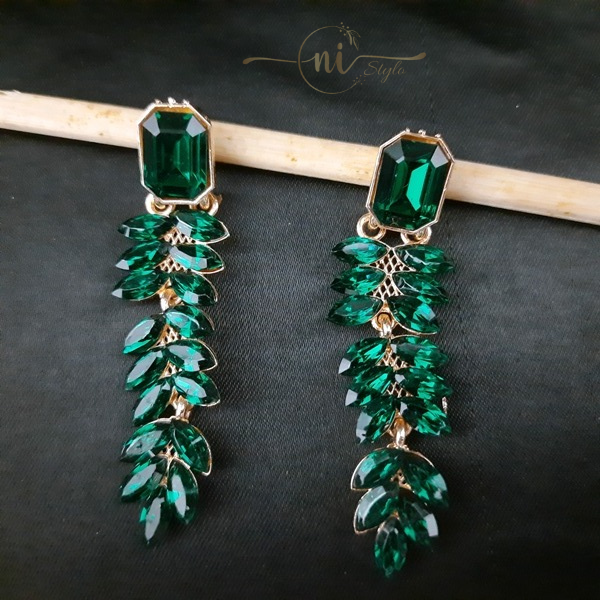 Buy Curio Cottage Bridal Kundan and Green Dangler Earrings Online At Best  Price @ Tata CLiQ